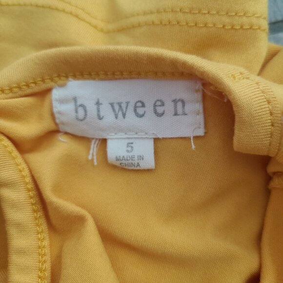 🏷 3/$15 or 5/$20 Btween girls Yellow Unicorn Romper with Floral Crown - Size 5 - Picture 8 of 9